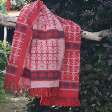 Schurrwolldecke in rot aus merinowolle